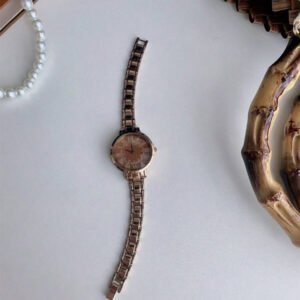 ساعة نسائية كاجوال أنيقة وعصرية مع سوار من الفولاذ المقاوم للصدأ قطعة واحدة