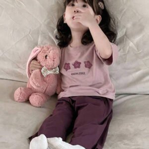 Dazy Kids طقم ملابس منزلية للخريف للبنات الرضع من قطعتين: تي شيرت كاجوال برقبة دائرية وطبعة كرتونية + بنطال طويل كاجوال بلون سادة