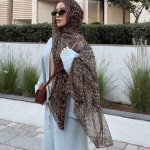 وشاح نسائي قطعة واحدة، بطبعة نمر بوهيمي، خفيف الوزن ومنفذ للهواء، مناسب للارتداء اليومي، ويمكن ارتداؤه مع الرداءات والفساتين وملابس أخرى.