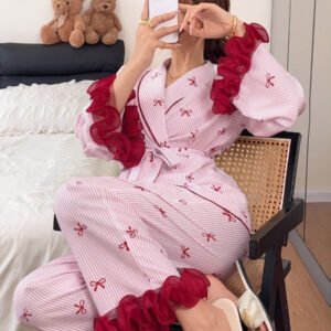 Napfluff طقم بيجامة نسائي بأكمام طويلة وبنطال طويل، بتصميم ألوان متباينة وطباعة فيونكة مع خطوط وحافة دانتيل ثلاثية الأبعاد